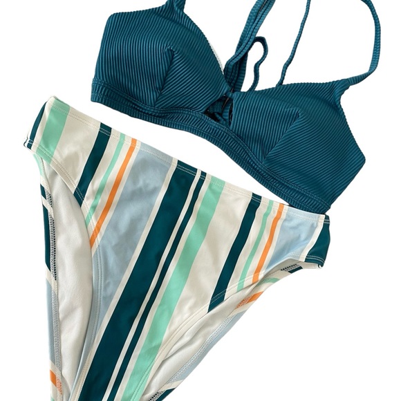 Cupshe Striped Triangle Bikini Swimsuit - Picture 5 of 13